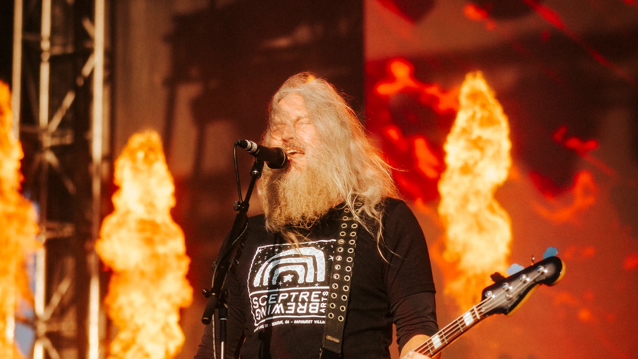 Mastodon live performance